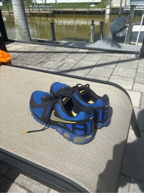 Nike Livestrong Air Max Running Shoes Men’s Size 11 Blue/Black Rare